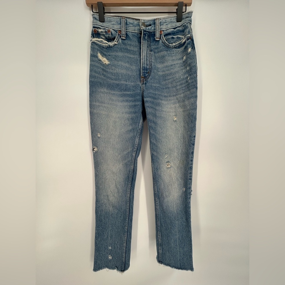 Abercrombie & Fitch A&F Mom jean Medium Wash Size 24/00‎